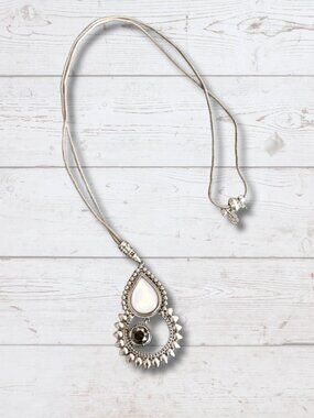 Boho Teardrop Pendant Necklace – Silver Tone